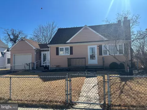 713 E Vine St, Millville, NJ 08332
