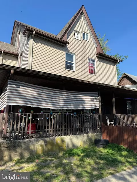 326 S 3rd St, Millville, NJ 08332