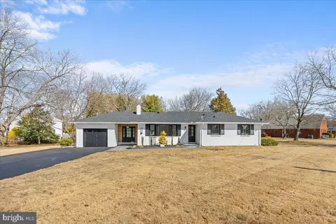 1640 Wills Pl, Vineland, NJ 08361
