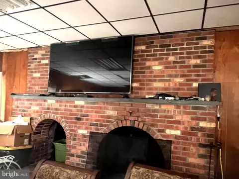 9581 Noble St, Mauricetown, NJ 08329