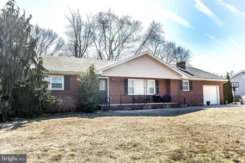 1577 Strathmore Ter, Vineland, NJ 08361