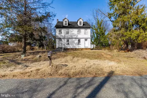 25 Delaware Ave, Greenwich, NJ 08323