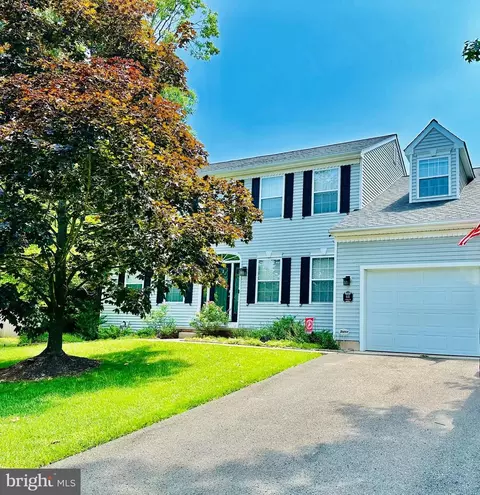 841 Longwood Dr, Vineland, NJ 08361