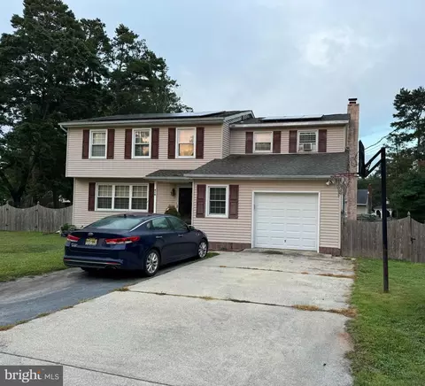 916 Hill Ln, Millville, NJ 08332