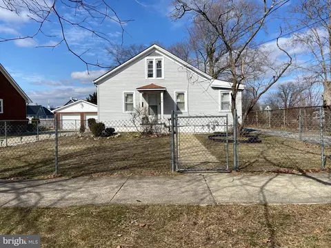 230 W Grape St, Vineland, NJ 08360