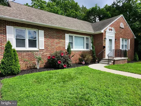 27 S State St S, Vineland, NJ 08360