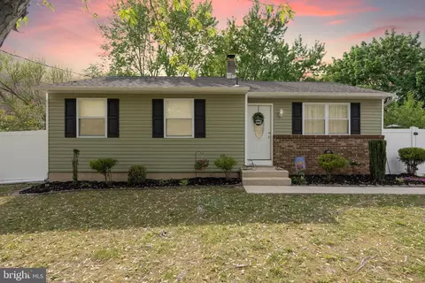 802 S 6th St, Vineland, NJ 08360