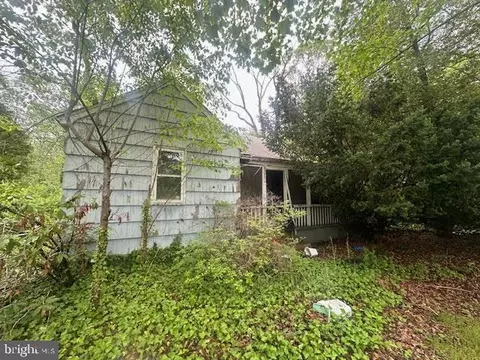 704 E Forest Grove Rd, Vineland, NJ 08360