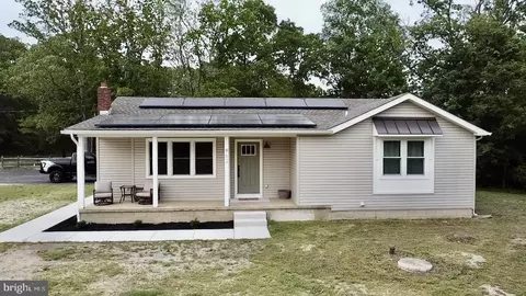 862 Carmel Rd, Millville, NJ 08332