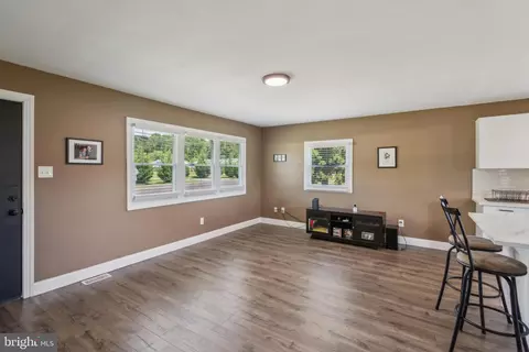 Living - 10 Button Mill Rd, Bridgeton, NJ 08302 photo 1 of 1