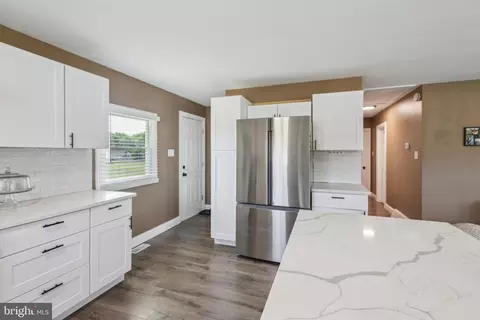 Entry Way - 10 Button Mill Rd, Bridgeton, NJ 08302 photo 1 of 5