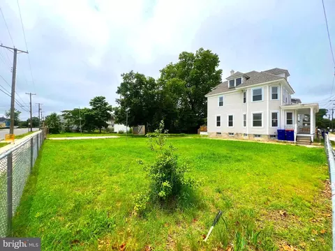 523 E Pine St, Millville, NJ 08332