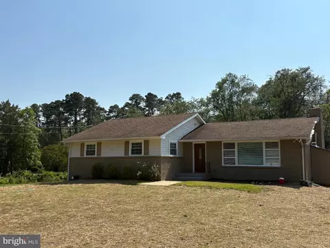 328 Riverside Dr, Vineland, NJ 08360