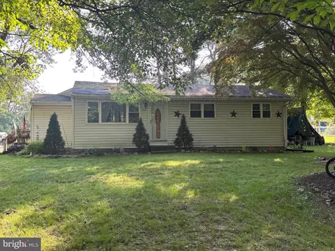242 Center Rd, Elmer, NJ 08318