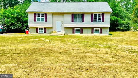7798 Battle Ln, Millville, NJ 08332