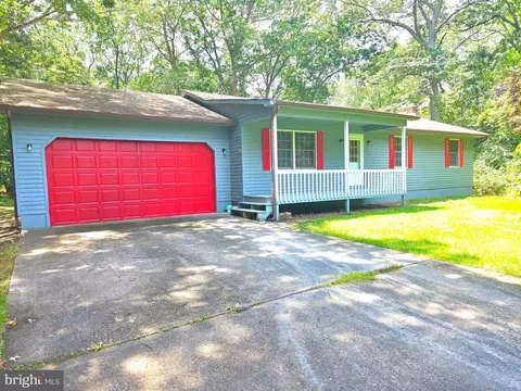 13163 W Buckshutem Rd, Millville, NJ 08332