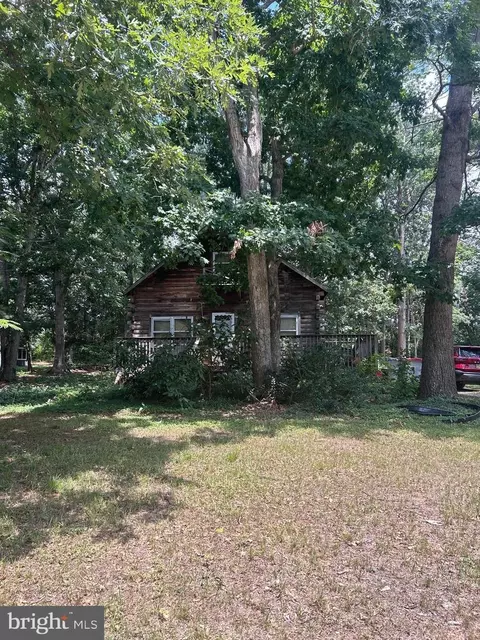 2736 London Ln, Vineland, NJ 08361
