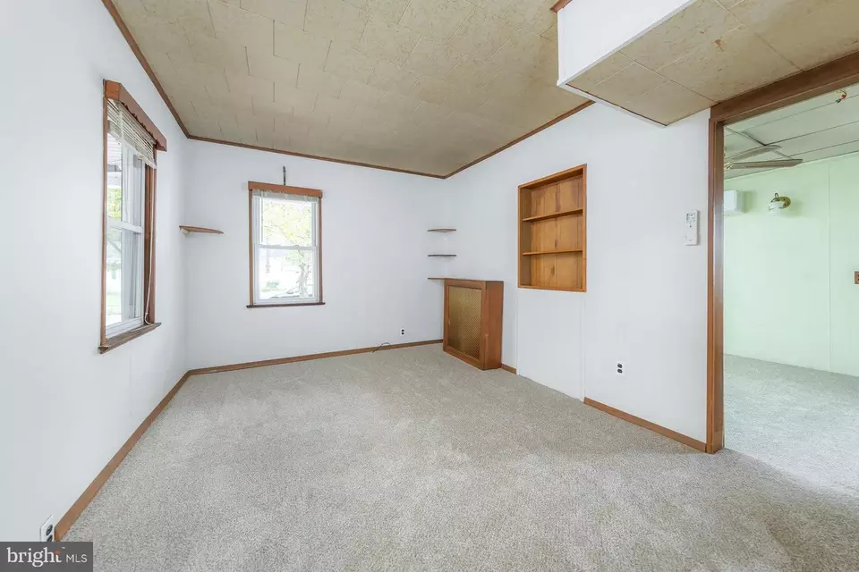 Living - 15 N 13th St, Millville, NJ 08332 photo 4 of 8