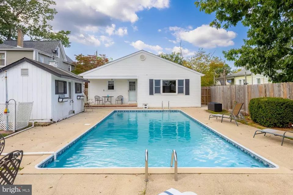 Exterior - 15 N 13th St, Millville, NJ 08332 photo 3 of 8