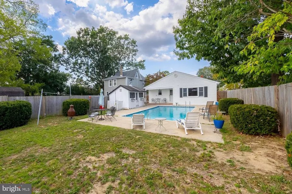 Exterior - 15 N 13th St, Millville, NJ 08332 photo 4 of 8