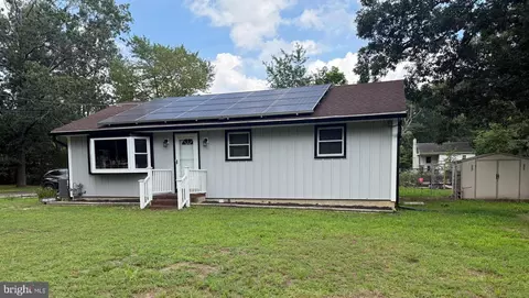 447 Manor Ave, Millville, NJ 08332