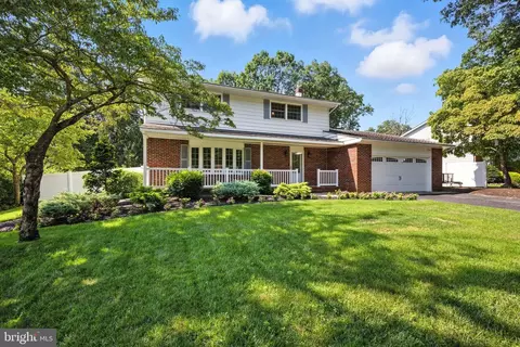 2221 Mistletoe Ln, Millville, NJ 08332