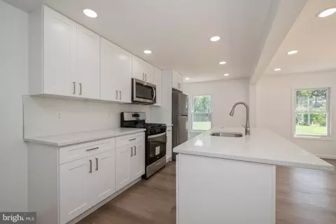 2400 Maurice St, Port Norris, NJ 08349