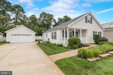 8 Liberty Dr, Millville, NJ 08332