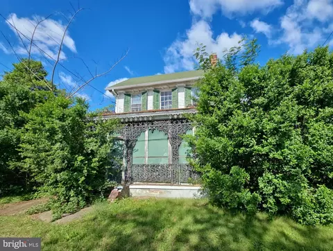 1223 Front St, Mauricetown, NJ 08329