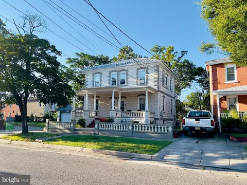 814 E Cherry St, Vineland, NJ 08360