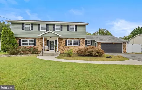 1880 Princess Ln, Vineland, NJ 08361