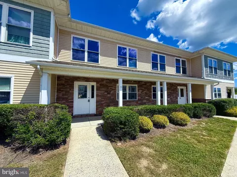 7 Whitaker Ct, Millville, NJ 08332