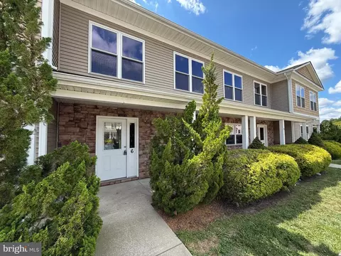 6 Whitaker Ct, Millville, NJ 08332