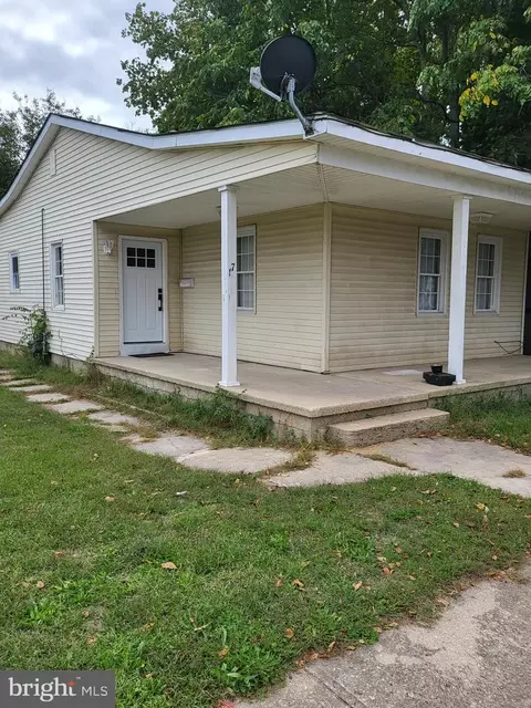 17 W Foundry St W, Millville, NJ 08332