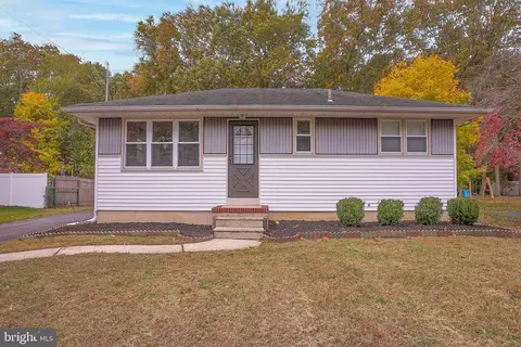 17 Cornwall Ave, Millville, NJ 08332