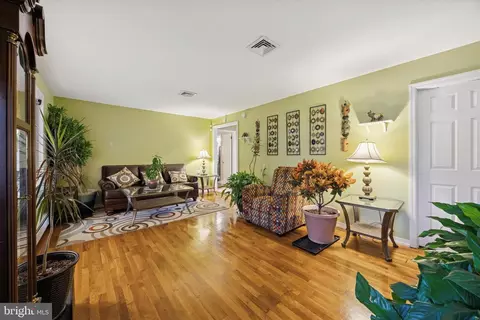 1300 Lilac Dr, Vineland, NJ 08360