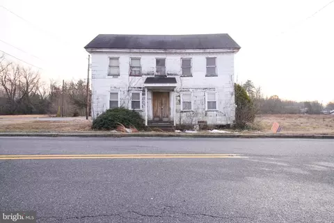 898 Main St, Newport, NJ 08345