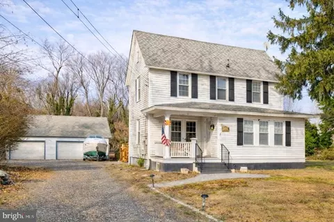 1400 Magnolia Rd, Vineland, NJ 08361