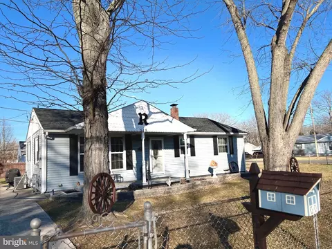 518 Edward Ln, Vineland, NJ 08360