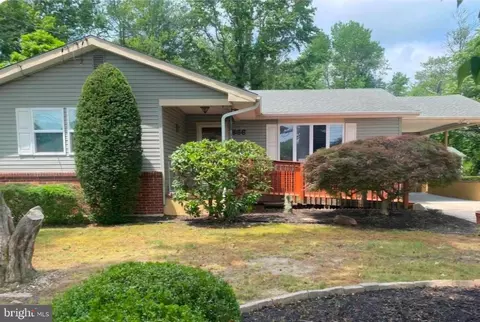 866 N Brewster Rd, Vineland, NJ 08361