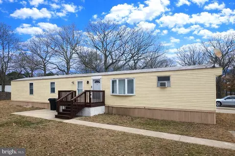 800 College Dr #68, Vineland, NJ 08360