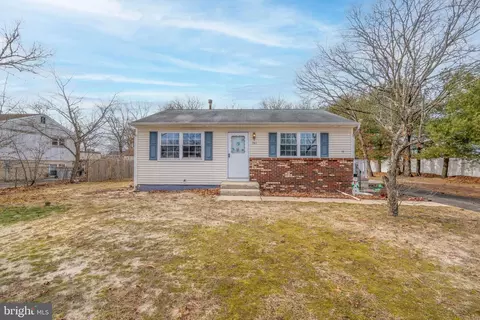 780 Rebecca Dr, Vineland, NJ 08360