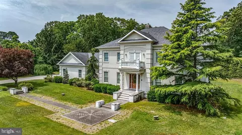 1880 Brookfield St, Vineland, NJ 08361