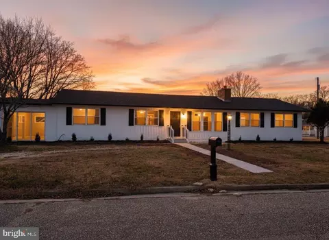574 Juliana Dr, Vineland, NJ 08360