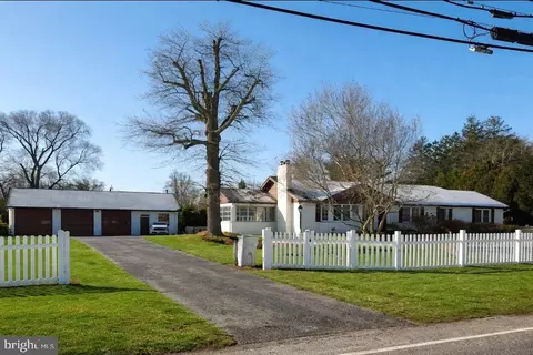 1659 E Walnut Rd, Vineland, NJ 08361