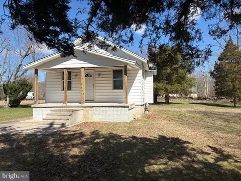 212 W Garden Rd, Vineland, NJ 08360