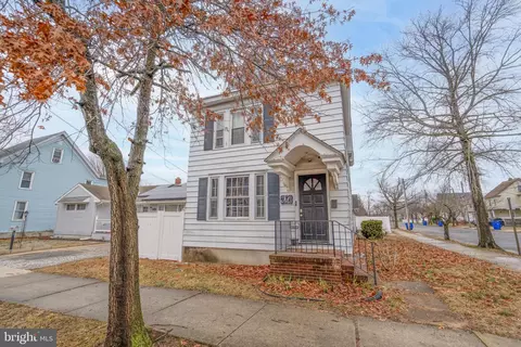 624 E Pine St, Millville, NJ 08332