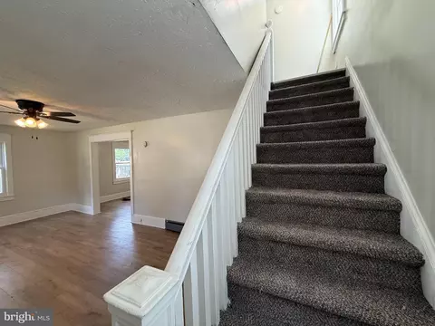Entry Way - 91 Summit Ave, Bridgeton, NJ 08302 photo 1 of 3