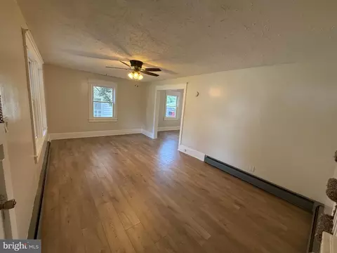 Living - 91 Summit Ave, Bridgeton, NJ 08302 photo 1 of 3