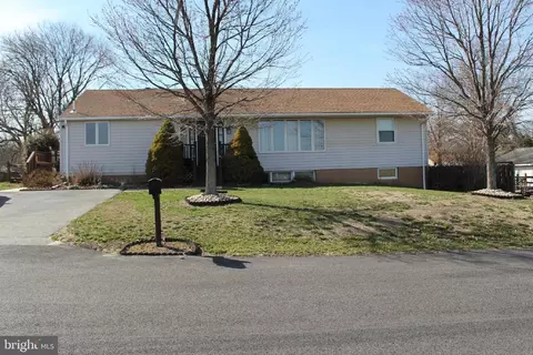 8 June Dr, Bridgeton, NJ 08302